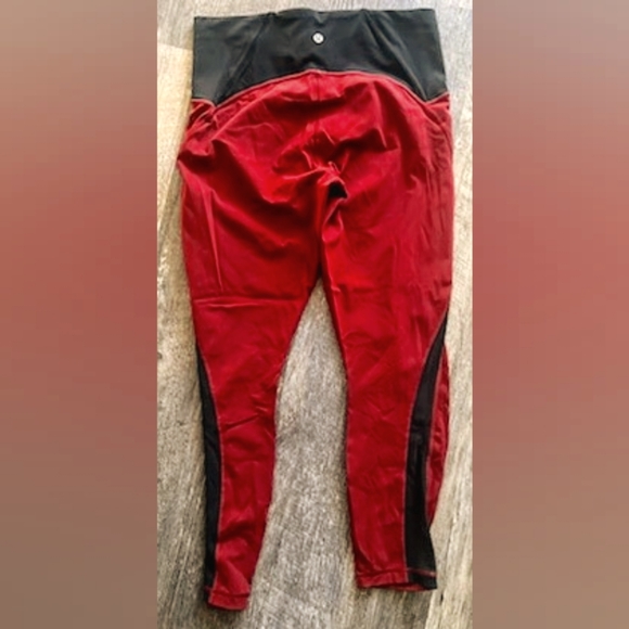 lululemon athletica Pants - Lululemon 'Train Times' Red/Black Capri Leggings Sz8